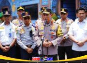 Kapolri Listyo Sigit Prabowo meninjau kesiapan mudik Lebaran 2026 di Terminal Purabaya.