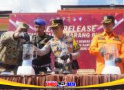 Kapolres Pasuruan AKBP Harto Agung Cahyono bersama jajaran memusnahkan barang bukti sabu dalam Operasi Pekat Semeru 2026