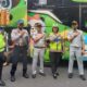 Petugas Satlantas Polrestabes Surabaya melakukan pengecekan bus Mudik Gratis Jatim 2026 sebelum keberangkatan pemudik