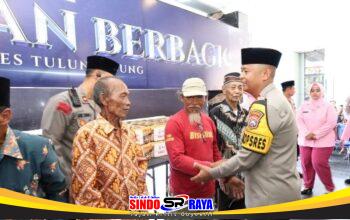 Ramadhan Berbagi : Polres Tulungagung Salurkan Bantuan Sembako Untuk Penggali Kubur dan Bilal Jenazah