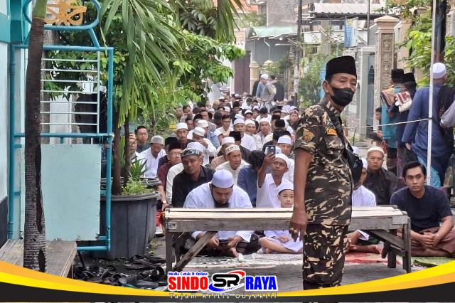 Salat Idulfitri 1447 H di Masjid Al-Abror Surabaya, ratusan jamaah memadati area dengan pengamanan Banser NU