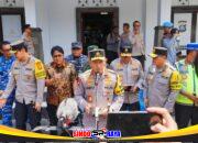 Kapolri Jenderal Listyo Sigit Prabowo memberikan keterangan pers terkait mitigasi cuaca buruk selama arus balik Lebaran 2026 di Bali