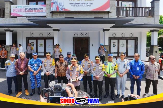 Kapolri Jenderal Listyo Sigit Prabowo meninjau kesiapan pengamanan arus balik Lebaran 2026 di Command Center ITDC Nusa Dua Bali bersama jajaran TNI Polri dan pemangku kepentingan