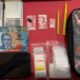 Barang bukti residivis pengedar sabu Surabaya berupa paket sabu, timbangan elektrik, plastik klip, uang tunai, dan ponsel