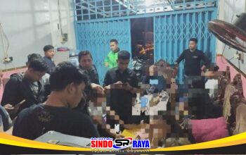 Polres Gresik Amankan 16 Orang dan Puluhan Botol Miras di Cerme, Respons Aduan “Cak Rama”