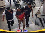 Pelaku curanmor di Jrengik digiring anggota Satreskrim Polres Sampang saat tiba di kantor polisi setelah ditangkap dalam 7 jam