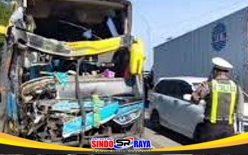 Nahas di Pantura Situbondo: Bus Tabrak Truk Saat Menyalip, 2 Tewas dan 1 Kritis