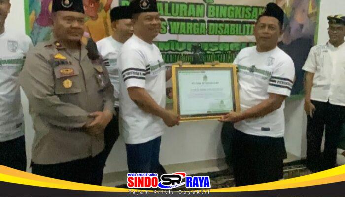 Kapolrestabes Surabaya Rangkul Anak Disabilitas dan Bonek Saat Bukber, Tegaskan Pesan Kamtibmas