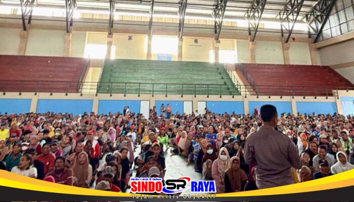 Kacunk Motor Bagikan Zakat Mal Di Gor Lembu Peteng Tulungagung, Dihadiri sekitar 3.000 Orang, Anggota Polres Tulungagung Turun Tangan