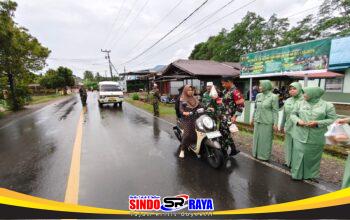 Tebar Kepedulian di Bulan Suci, Koramil Labuan Amas Utara Bagikan Takjil