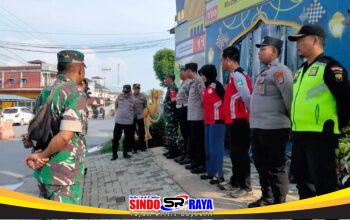 Personel Kodim 1009/Tanah Laut Siaga di Pos Pelayanan Idul Fitri 1447 H Kabupaten Tanah Laut