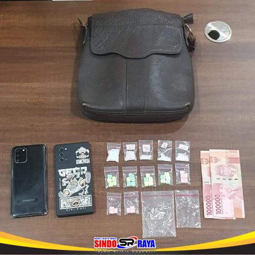 Barang bukti sabu dan puluhan pil ekstasi hasil tangkapan Polres Sumenep