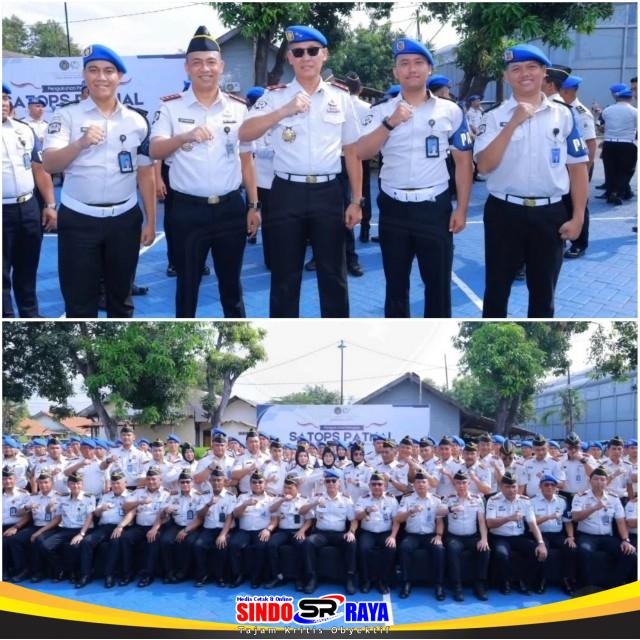Personel Satopspatnal Rutan Kelas I Surabaya bersama jajaran pemasyarakatan Jawa Timur usai pengukuhan untuk memperkuat pengawasan internal