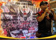 Tito Ahmad Presidium GRANAT Jatim Berbicara di Depan Banner Aksi