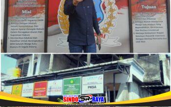 AMI desak usut tuntas kasus dugaan pencabulan anak di Baitul Hijrah Surabaya, tampak Ketua Umum AMI Baihaqi Akbar dan gedung yayasan