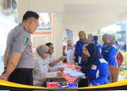 Polres Bojonegoro Gelar Pemeriksaan Kesehatan Gratis bagi Buruh Jelang May Day