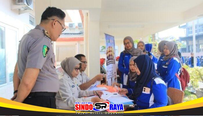 Polres Bojonegoro Gelar Pemeriksaan Kesehatan Gratis bagi Buruh Jelang May Day