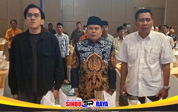 Ketua AMI Baihaki Akbar bersama tamu undangan menghadiri Halal Bihalal AMI di Surabaya untuk memperkuat kolaborasi cegah korupsi era digital