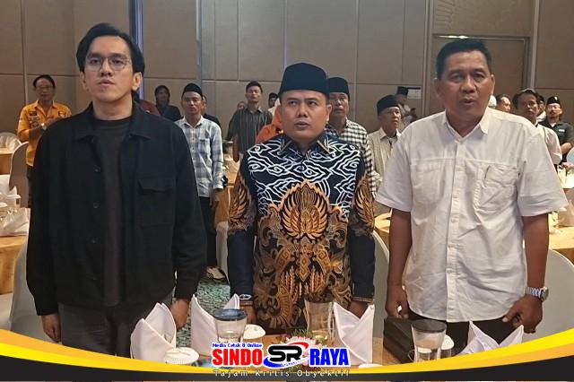 Ketua AMI Baihaki Akbar bersama tamu undangan menghadiri Halal Bihalal AMI di Surabaya untuk memperkuat kolaborasi cegah korupsi era digital