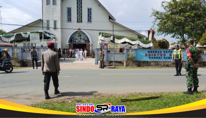 Berikan Rasa Aman, Anggota Koramil 01/Sambas Laksanakan Pengamanan Ibadah Misa Jumat Agung di Wilayah Binaan
