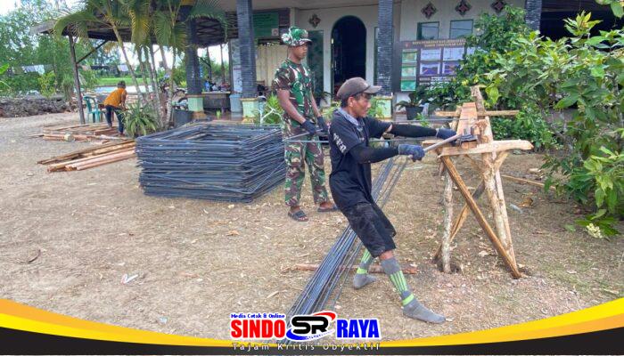 Personel Kodim 1009/Tla Mulai Rakit Besi Cakar Ayam Jembatan Garuda Di Desa Labuan Amas