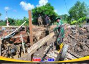 Berpacu dengan Longsoran, Personel Kodim 1009/Tla Tak Gentar Hadapi Medan Demi Masyarakat Desa Labuan Amas