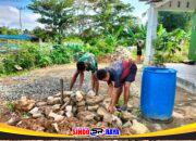 Satgas Bersama Warga Paya Besar Bersihkan Sisa Material Pembangunan Jembatan