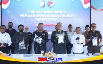 Polda Jatim musnahkan 22,22 kg kokain dalam konferensi pers di Surabaya