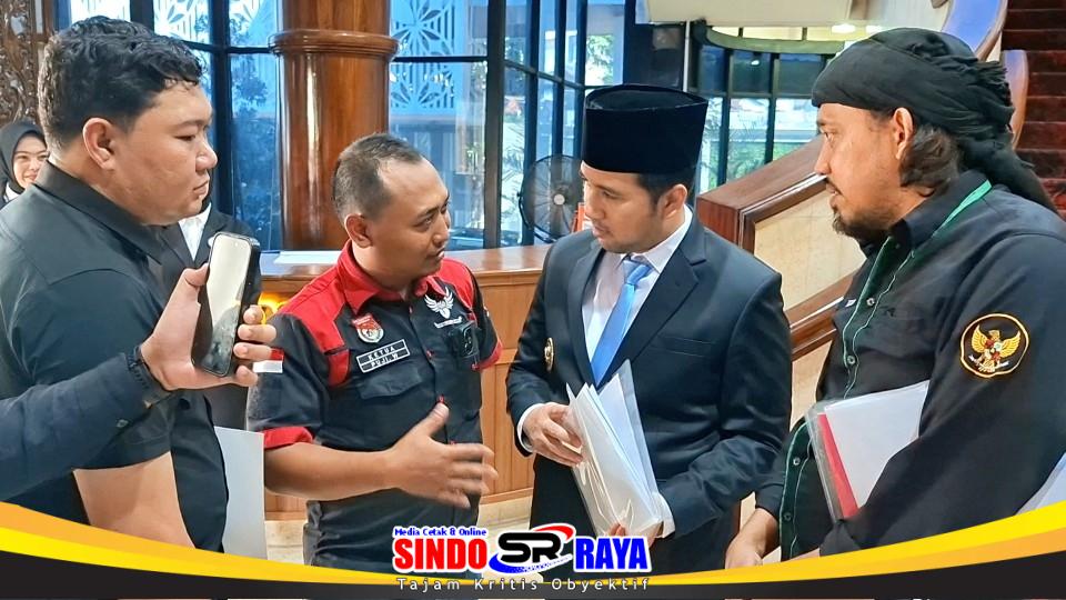Perwakilan GERANAT’S berdialog dengan Wakil Gubernur Jawa Timur Emil Dardak di Gedung DPRD Jatim terkait UU Transportasi Online.