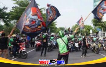 Ribuan driver ojol bersama Geranat’s menjelang aksi demonstrasi besar di Surabaya, 20 Mei 2026.