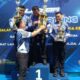 Aiptu Bambang Kurniawan menerima trofi Juara 1 Safety Riding Polda Jatim dalam ajang Hari Bhayangkara ke-80 di Sidoarjo.
