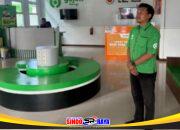 Suasana Gojek Lounge Bungurasih saat mempersiapkan layanan transportasi online menjelang lonjakan penumpang Idul Adha.
