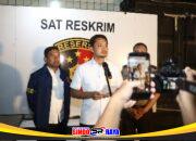 Kasatreskrim Polres Pelabuhan Tanjung Perak memberikan keterangan terkait pengungkapan kasus curanmor yang melibatkan residivis narkoba di Surabaya.
