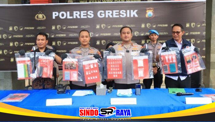 Polres Gresik Bongkar Jaringan Narkoba Amankan 2 Tersangka Pengedar dan 209 Gram Sabu