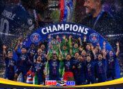 PSG juara Liga Champions 2026 setelah mengalahkan Arsenal lewat adu penalti dan merayakan trofi bersama Luis Enrique di podium juara.