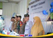 Beri Dukungan Terhadap Dunia Pendidikan, Anggota Koramil 01/Sambas Hadiri Pelepasan Siswa Kelas XII