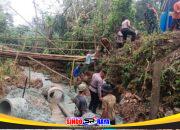 Sinergi untuk Negeri, Polres Trenggalek Bersama Warga Bangun Jembatan Merah Putih Presisi