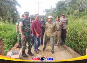 Dandim 1208/Sambas Dampingi Bupati Tinjau Jembatan Ambruk di Desa Tebuah Elok, Rencanakan Percepatan Pembangunan