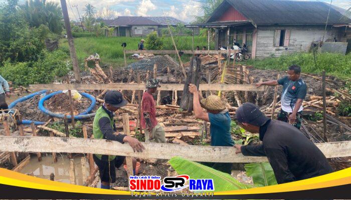 Pemasangan Cerucuk Angkur Box dan Menara Pilon Terus Dikebut, Personel Kodim 1009/Tanah Laut Pantang Kendur