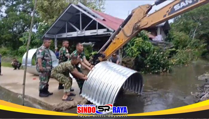 Pembangunan Jembatan Aramco Desa Tekarang Dipantau Langsung Oleh Dandim 1208/Sambas