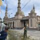 Jelang Idul Adha, Anggota Koramil, Polsek dan Warga Bersinergi Bersihkan Lingkungan Masjid