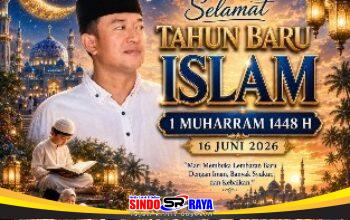 Poster ucapan Tahun Baru Islam 1448 Hijriah dari Sindoraya.com menampilkan Pimpinan Redaksi Samsul Arifin dengan nuansa islami, masjid, bulan sabit, dan aktivitas mengaji.