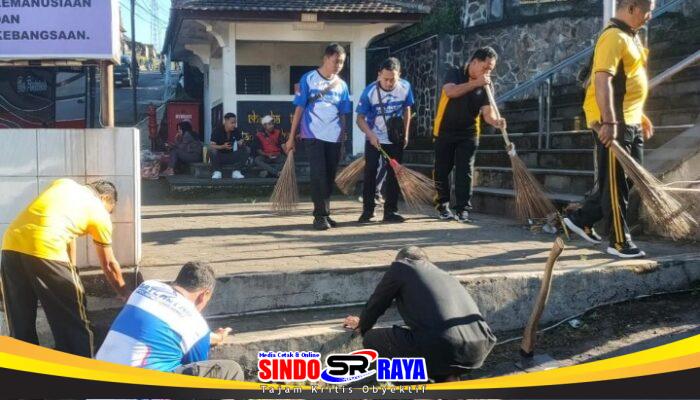 Polres Lumajang Gelar Bakti Religi Bersihkan Sejumlah Tempat Ibadah Sambut Hari Bhayangkara ke -80