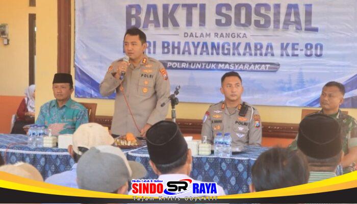 Hari Bhayangkara ke -80, Polres Probolinggo Salurkan Bantuan Alat Pertanian dan Droping 10 Ribu Liter Air Bersih di Banyuanyar