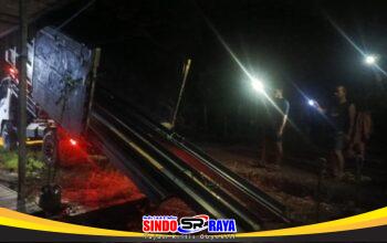 Tak Kenal Libur, TNI dan Warga Percepat Pembangunan Jembatan Garuda