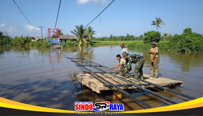 Pastikan Ukuran Pas, Gelagar Lantai Jembatan Garuda Diuji Coba Dipasang ke Main Rope Bawah