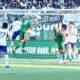 Penyerang Persebaya Alex Martins menyundul bola hingga menjadi gol saat menghadapi PSIS pada Anniversary Game Ke-99 di Stadion Gelora Bung Tomo.