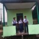 Anak SMP Dukung Pembangunan Poskamling Program TMMD Ke-129 di Desa Tempapan Hulu