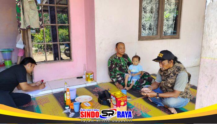 “Tak Kenal Lelah Jaga Wilayah, Babinsa Kodim 1009/Tanah Laut Gencarkan Komsos Cegah Karhutla dan Bentengi Warga dari Bahaya Hoaks”