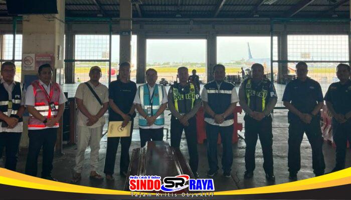 Tim DVI Polda Jatim Kembali Serahkan Jenazah Korban KM Mutiara Sentosa II Asal Sumatera dan Sulawesi kepada Keluarga